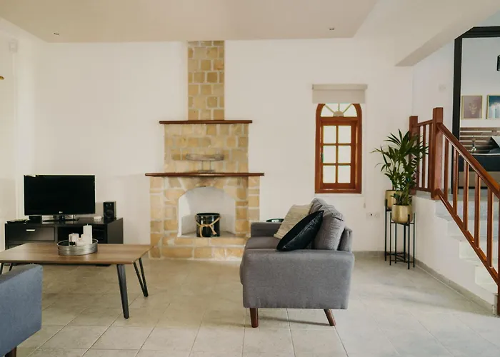 Coralsunset Management Ltd *